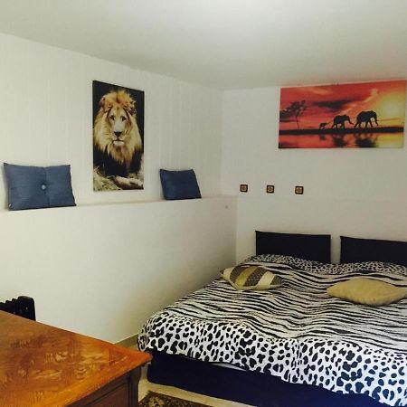 Rolling Stone Hostel Braşov Buitenkant foto