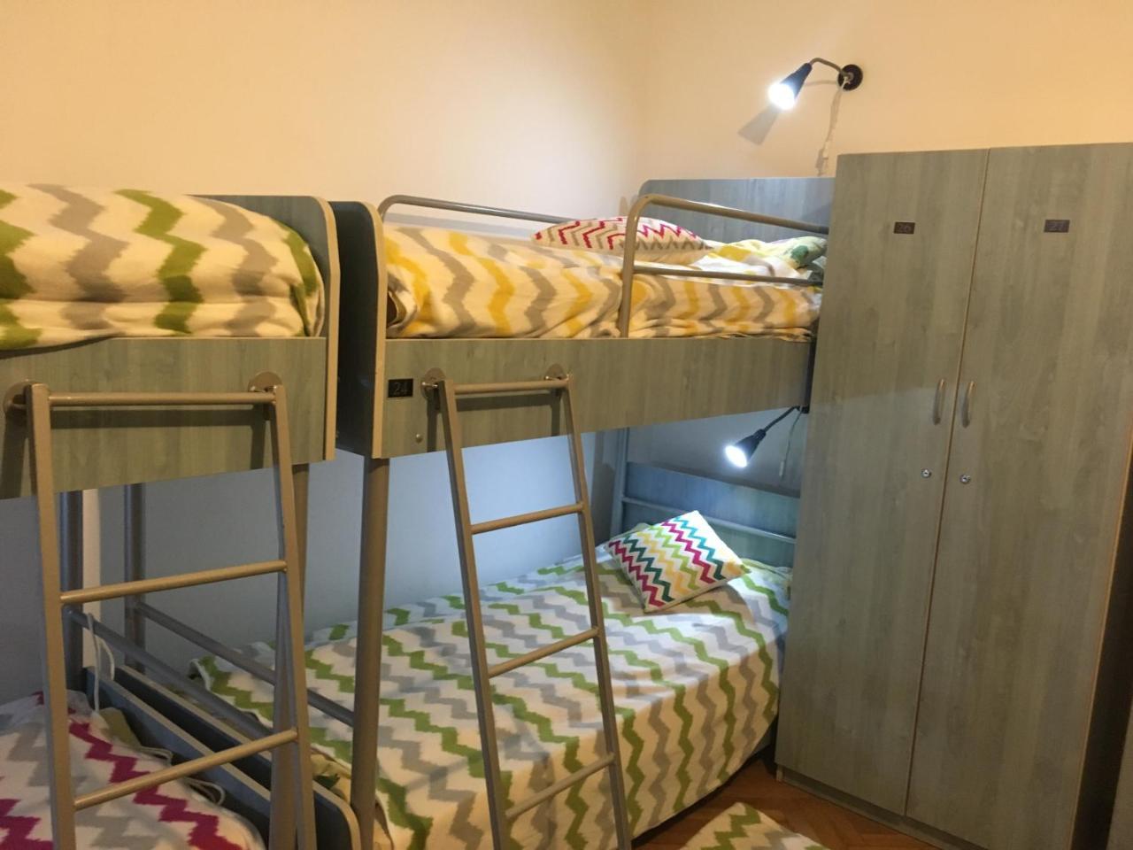 Rolling Stone Hostel Braşov Buitenkant foto
